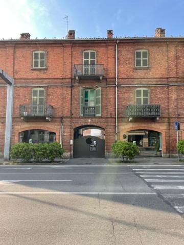 Ferienwohnung Bon Bon Del Corso Con Terrazzo E Aria Condizionata Asti Exterior foto