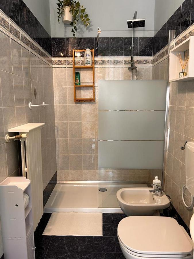 Ferienwohnung Bon Bon Del Corso Con Terrazzo E Aria Condizionata Asti Exterior foto