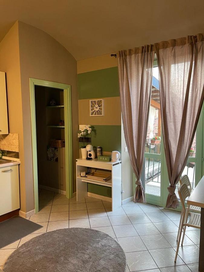 Ferienwohnung Bon Bon Del Corso Con Terrazzo E Aria Condizionata Asti Exterior foto