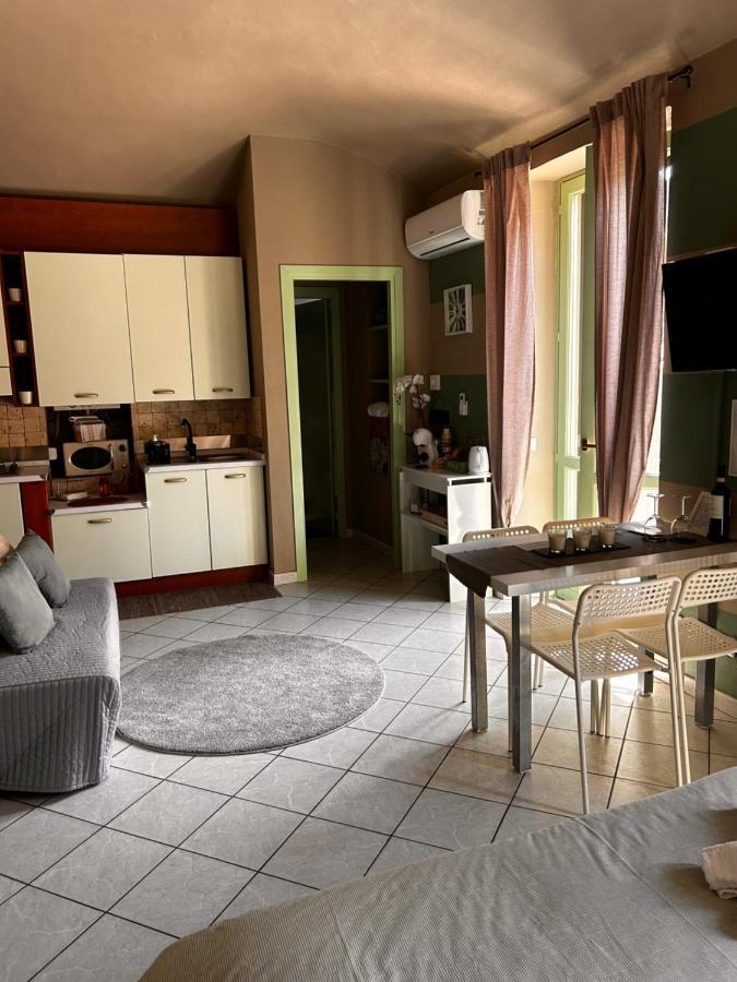 Ferienwohnung Bon Bon Del Corso Con Terrazzo E Aria Condizionata Asti Exterior foto